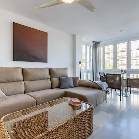 Spacious 1bdr Puerto Banus Appartamento